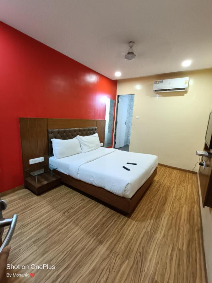 Hotel A Suites Mumbai  Buitenkant foto