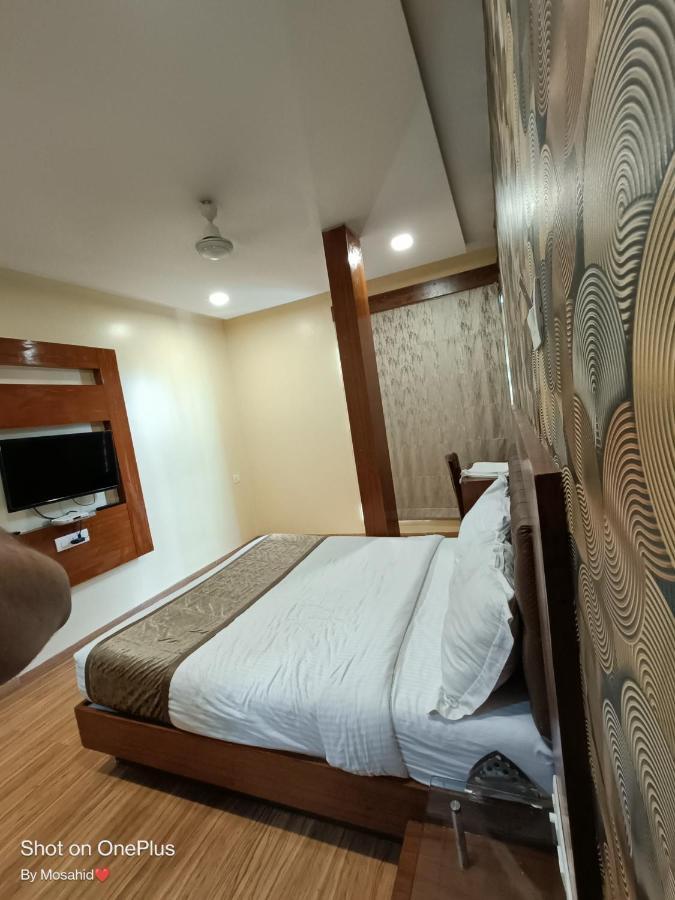 Hotel A Suites Mumbai  Buitenkant foto