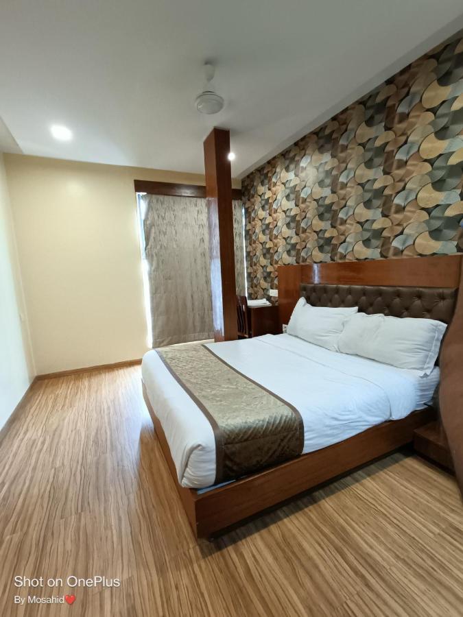 Hotel A Suites Mumbai  Buitenkant foto