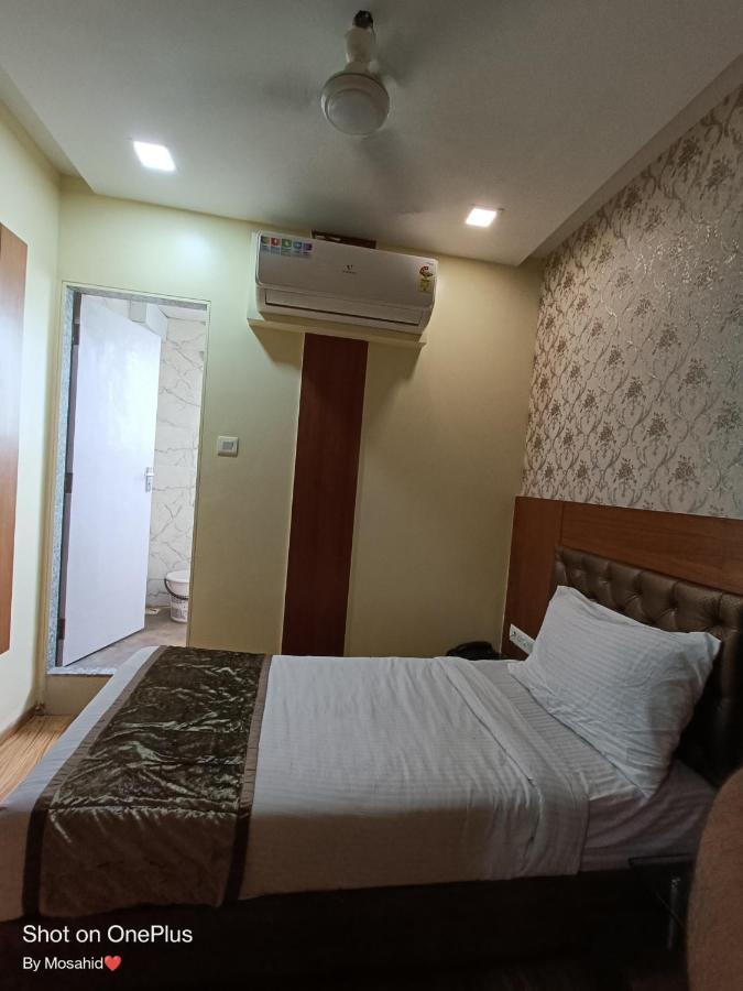 Hotel A Suites Mumbai  Buitenkant foto